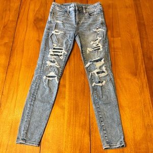 American Eagle distressed ne(x)t level stretch 2 short skinny jeans